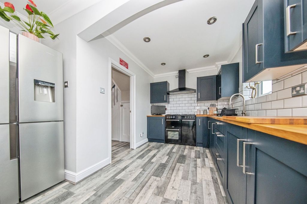 Property photo 3 of 19 Pbox-Img.Jpg