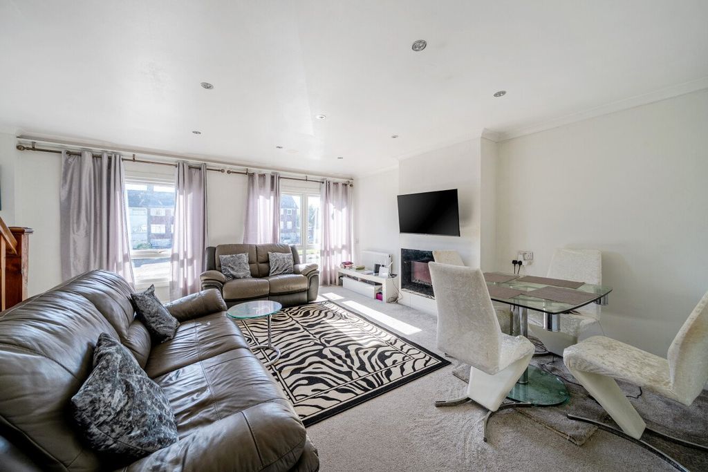 Property photo 3 of 19 Picture No. 12