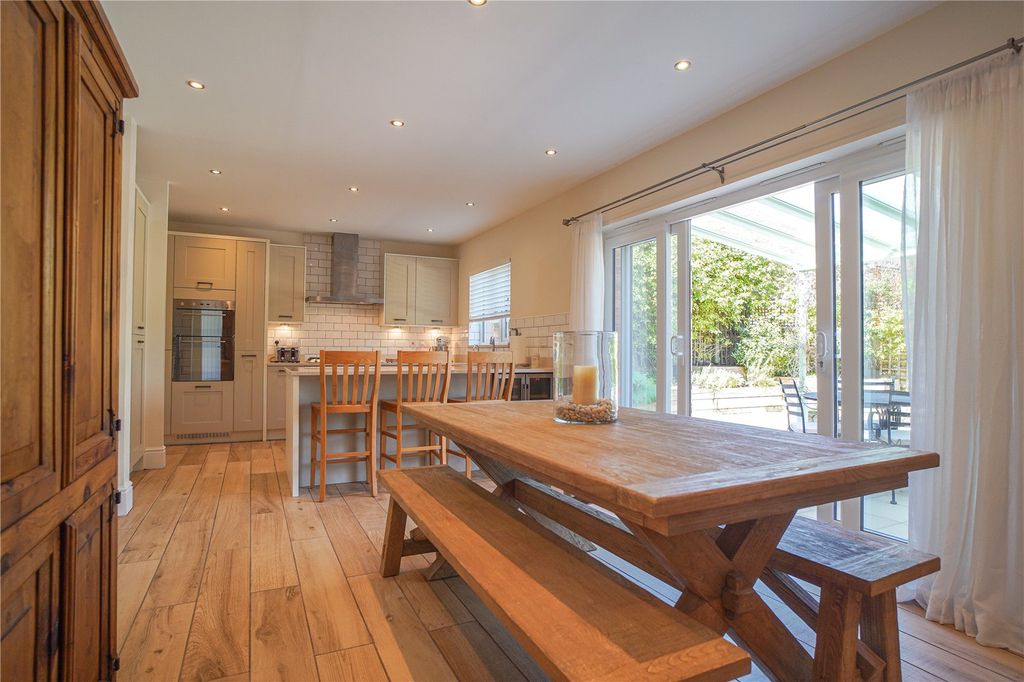 Property photo 2 of 34 Kitchen/Dining