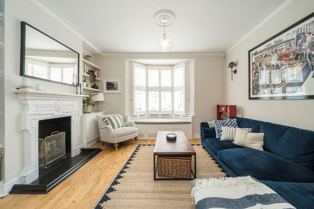 Property photo 2 of 8