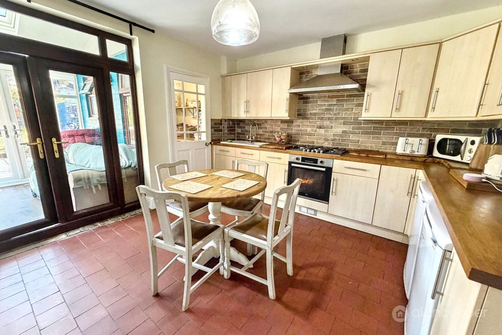 Property photo 1 of 17 5337683