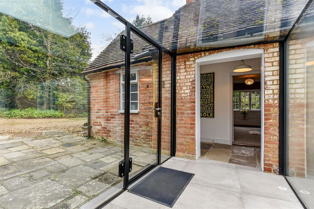 Property photo 3 of 39