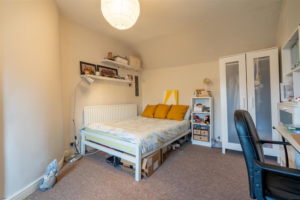 Property photo 3 of 7 Bedroom 3.Jpg