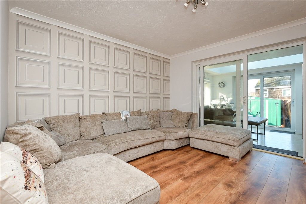 Property photo 2 of 10 Lounge