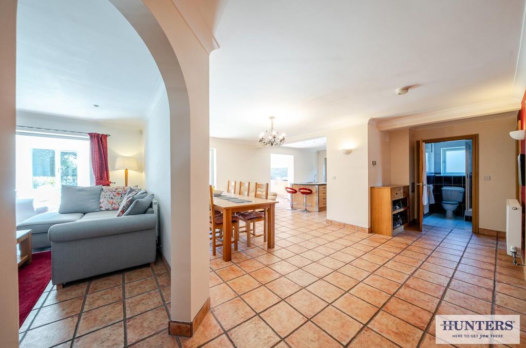 Property photo 3 of 33 Eb320776-Dade-4c24-82F4-8Eab7Fc85B4B.Jpg