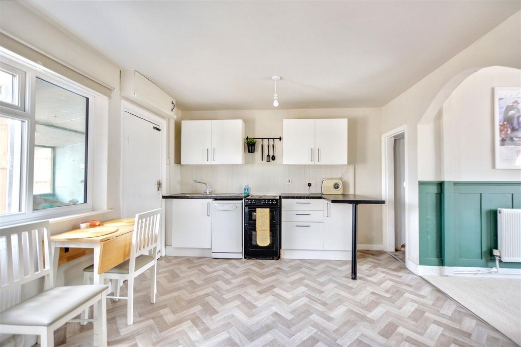 Property photo 3 of 15 Kitchen Diner_2.Jpeg