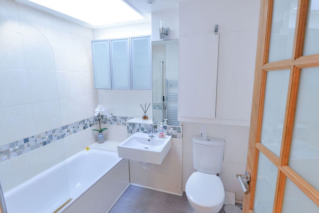 Property photo 2 of 6