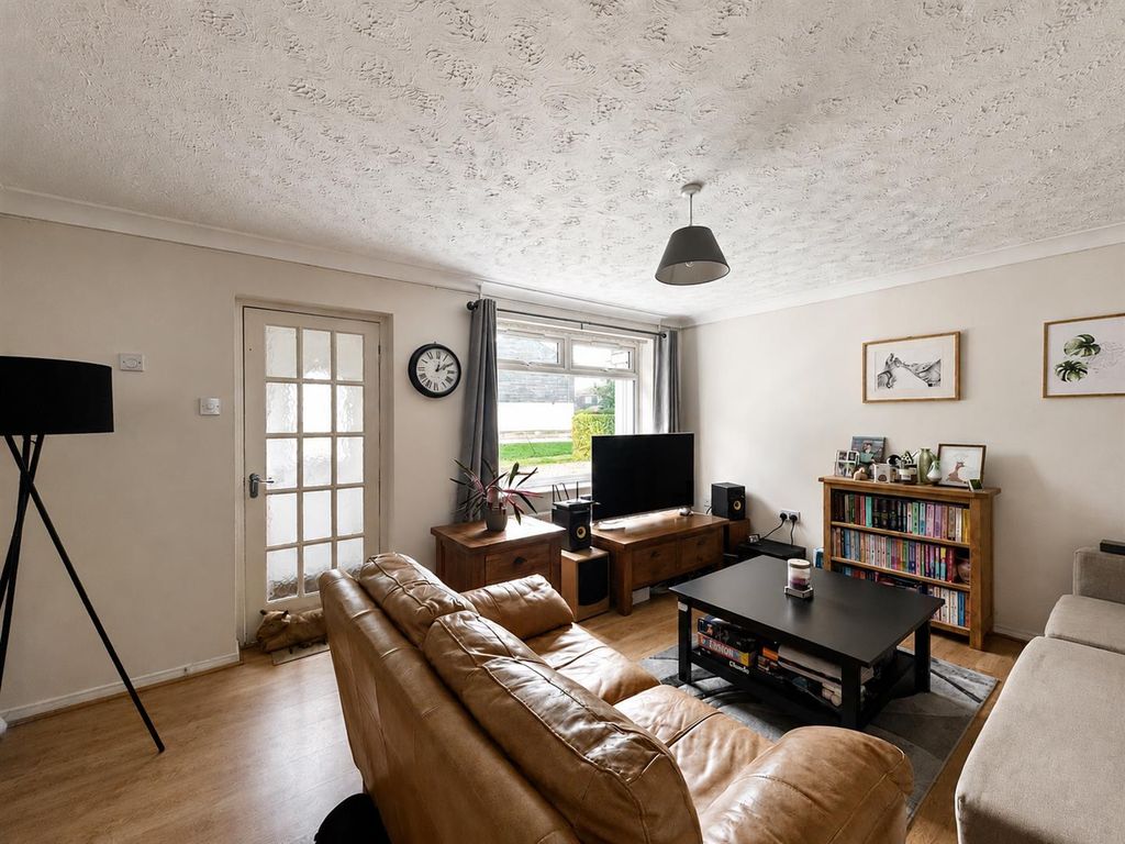 Property photo 3 of 12 8F6F607d-A4Ab-4E54-ba57-2A89Ca16Bbbf.Png