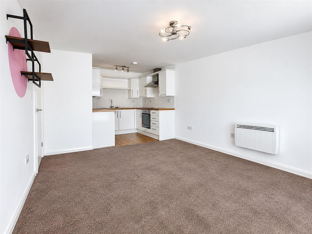 Property photo 3 of 9