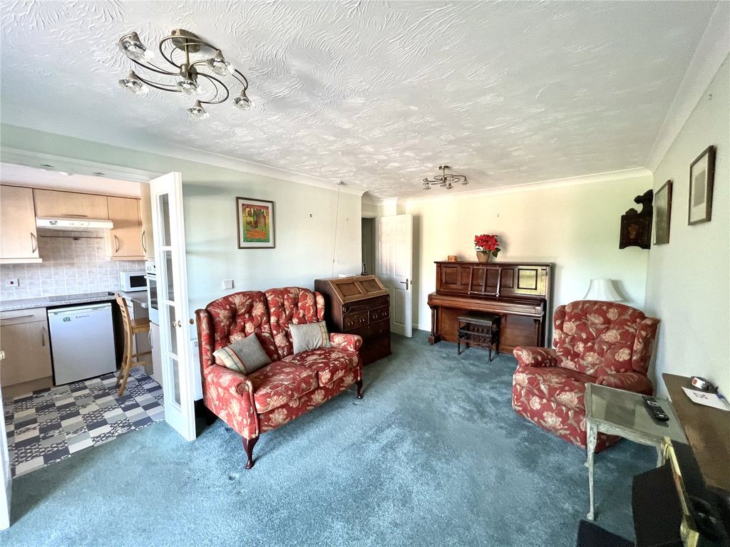 Property photo 2 of 8 Picture No. 20