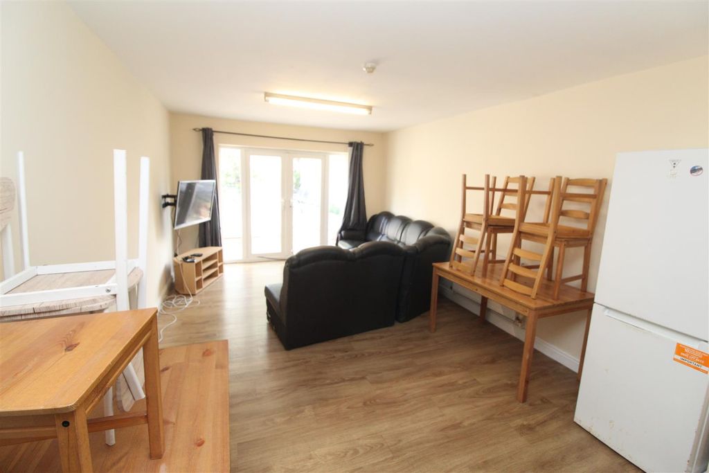 Property photo 3 of 8 Img_0644.Jpg