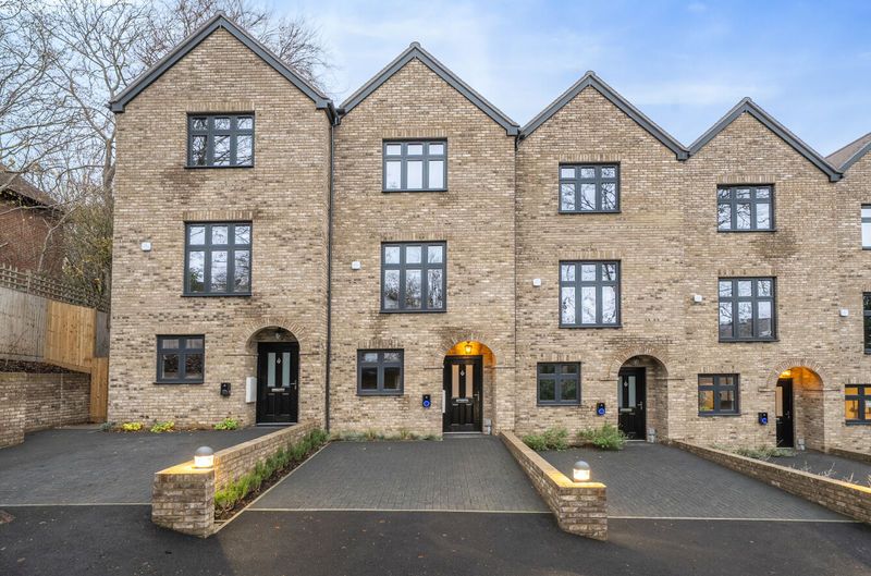 Property photo 1 of 24 Photo 8