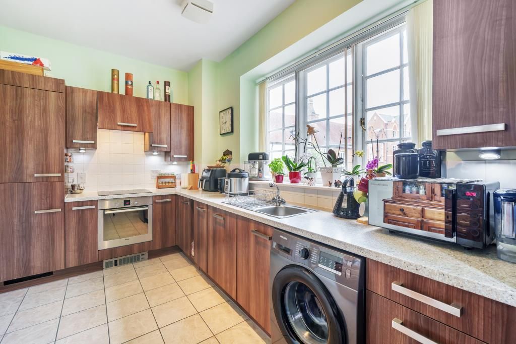 Property photo 2 of 11 Kitchen