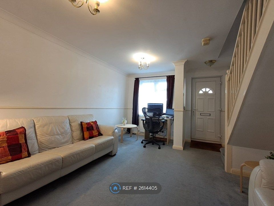 Property photo 2 of 18 Living Room