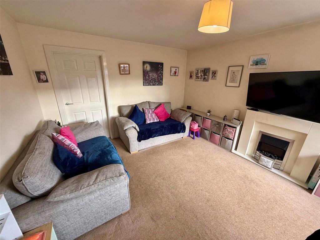 Property photo 2 of 16 Picture No. 04