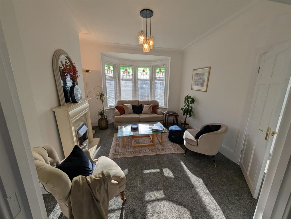 Property photo 2 of 17 Living Room