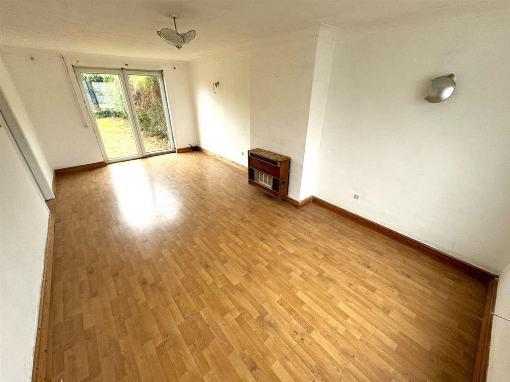 Property photo 2 of 9 Thumbnail_Img_9795.Jpg