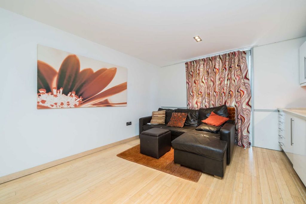 Property photo 2 of 4