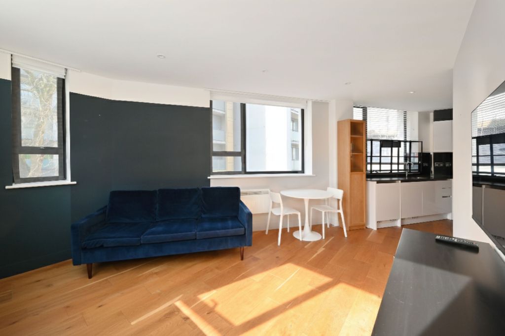 Property photo 2 of 10 Photo 2