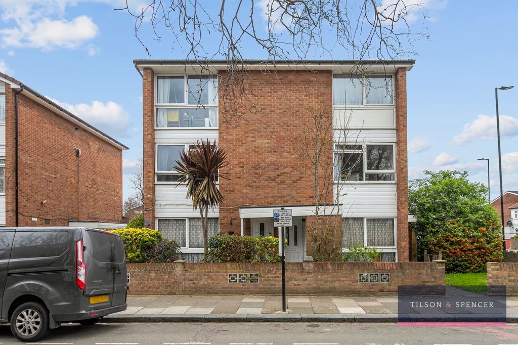 Property photo 2 of 17 2503202617_Tils_Flat 15 Cromberdale Court Spencer