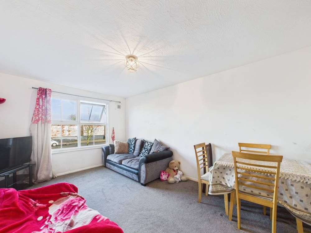 Property photo 2 of 9 Picture No. 16