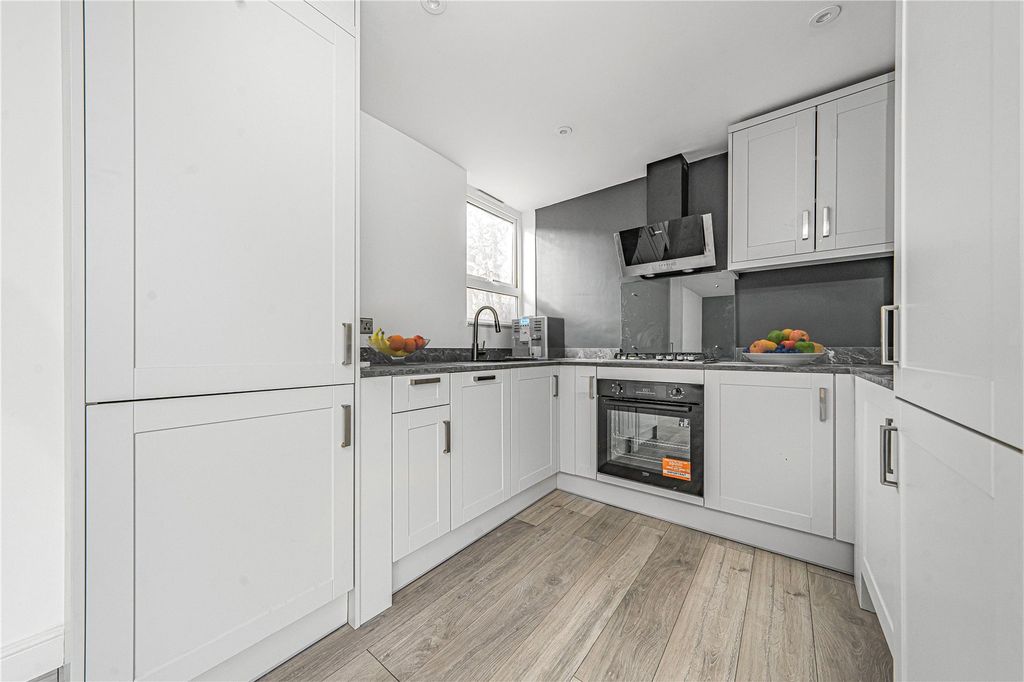 Property photo 3 of 10 Picture No. 17