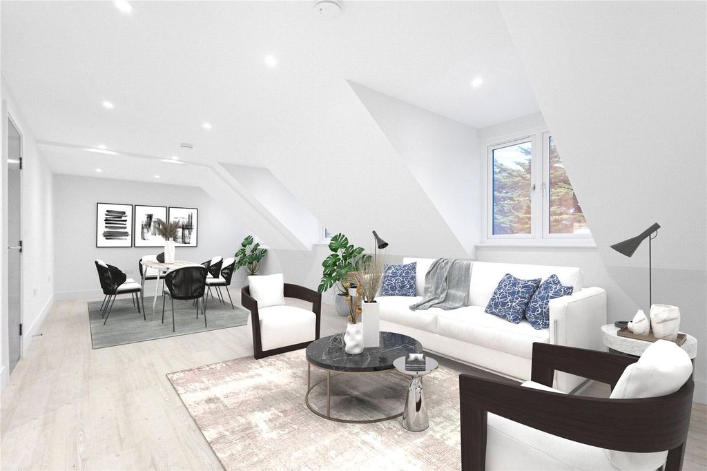 Property photo 1 of 9 Show Room Living