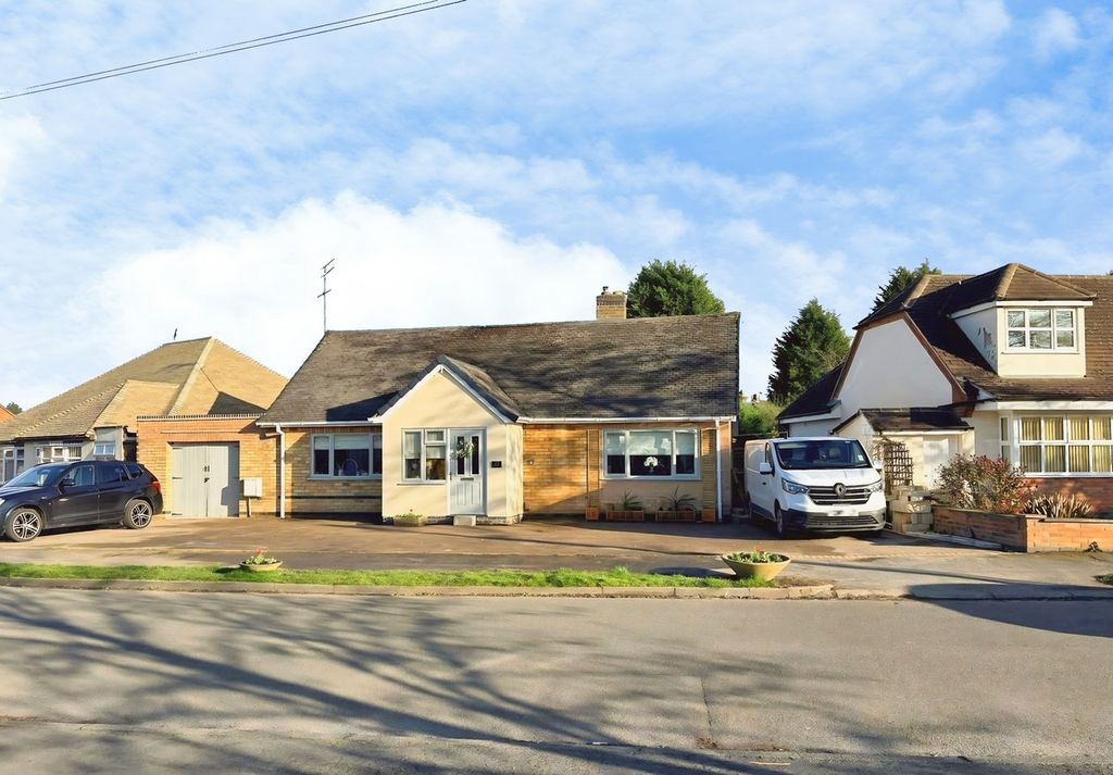 Property photo 2 of 32