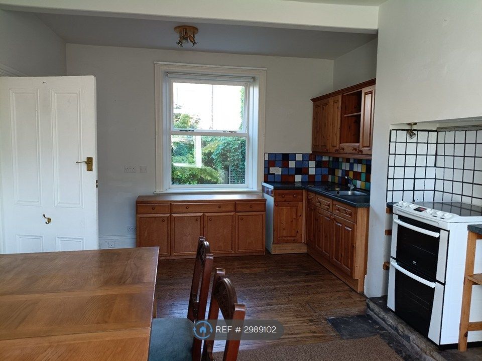 Property photo 3 of 16 Kitchen / Diner