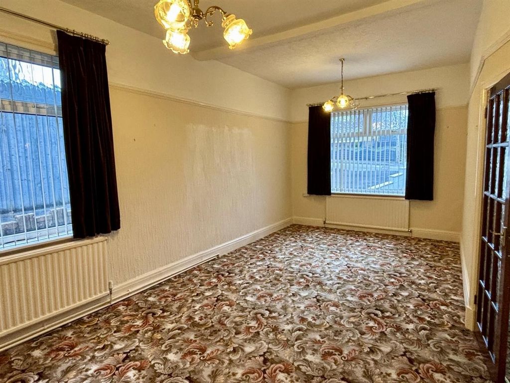 Property photo 2 of 20 5A22d22d-d00B-4994-A498-30Ea2F27Ec88.Jpeg