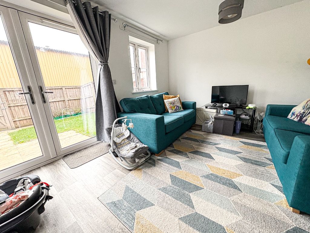 Property photo 3 of 10 4535813