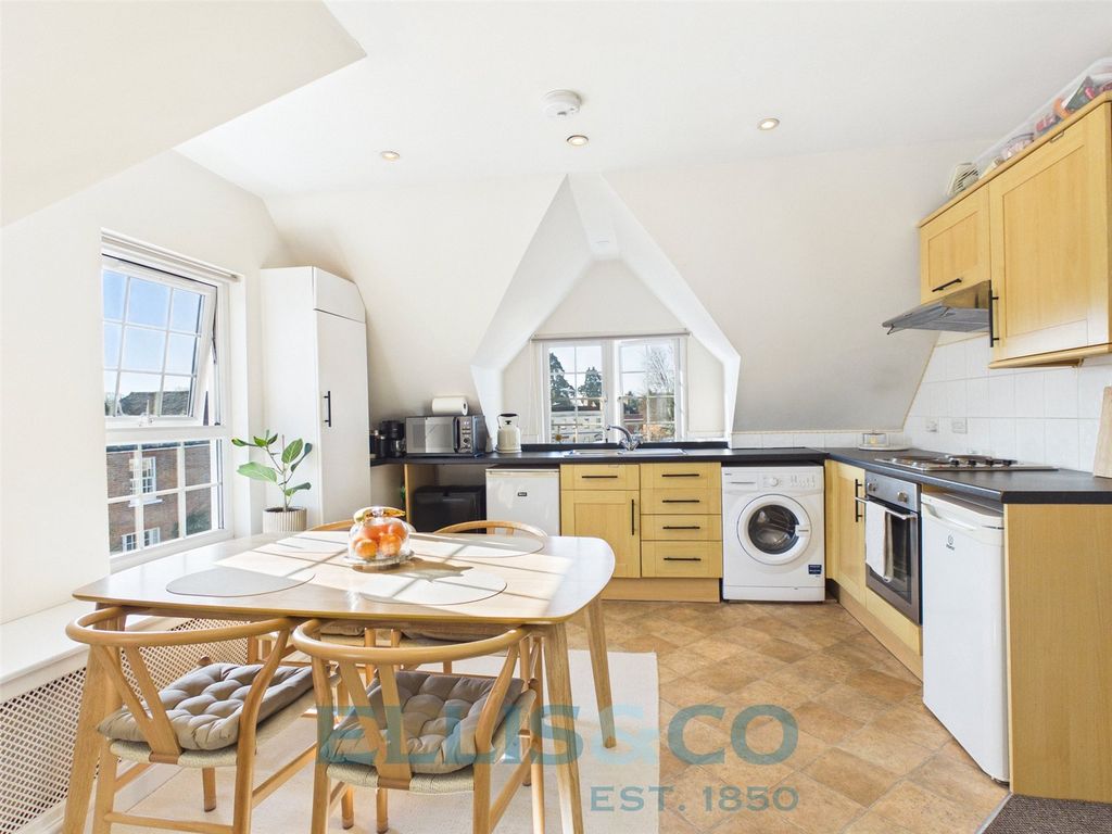 Property photo 2 of 9 Picture No. 55