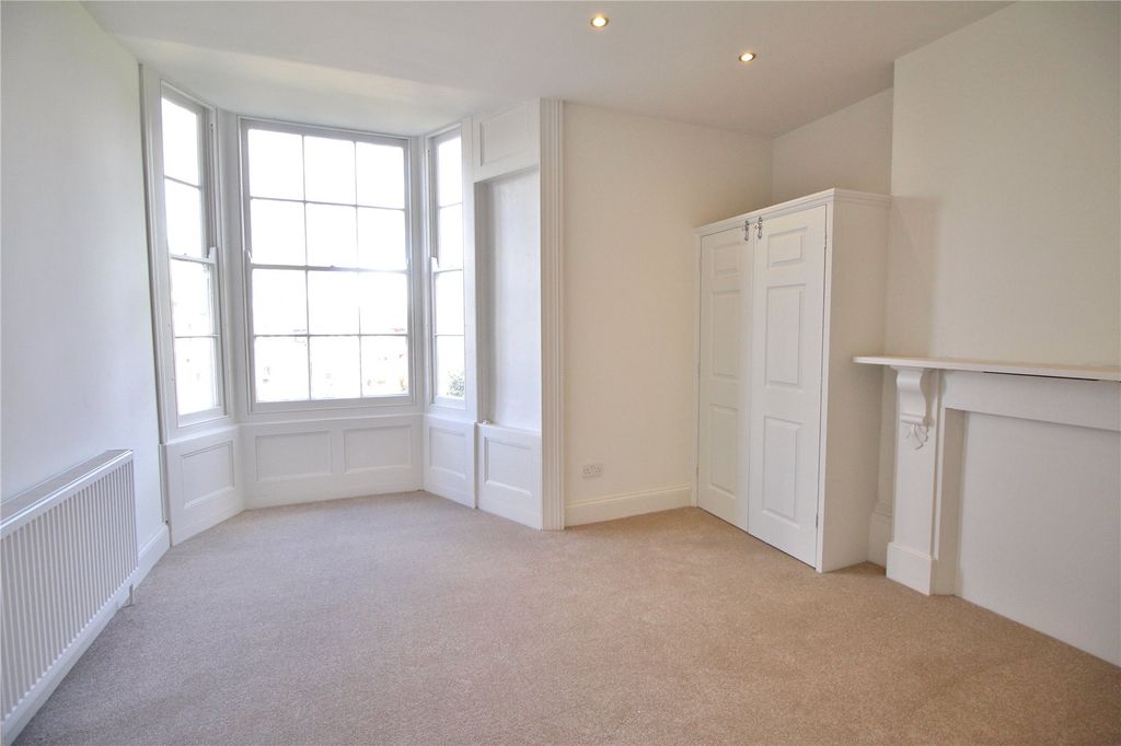 Property photo 3 of 15 Picture No. 05