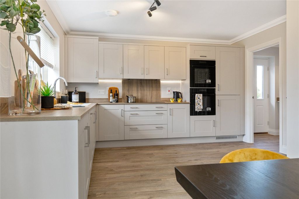 Property photo 3 of 14 Picture No. 24