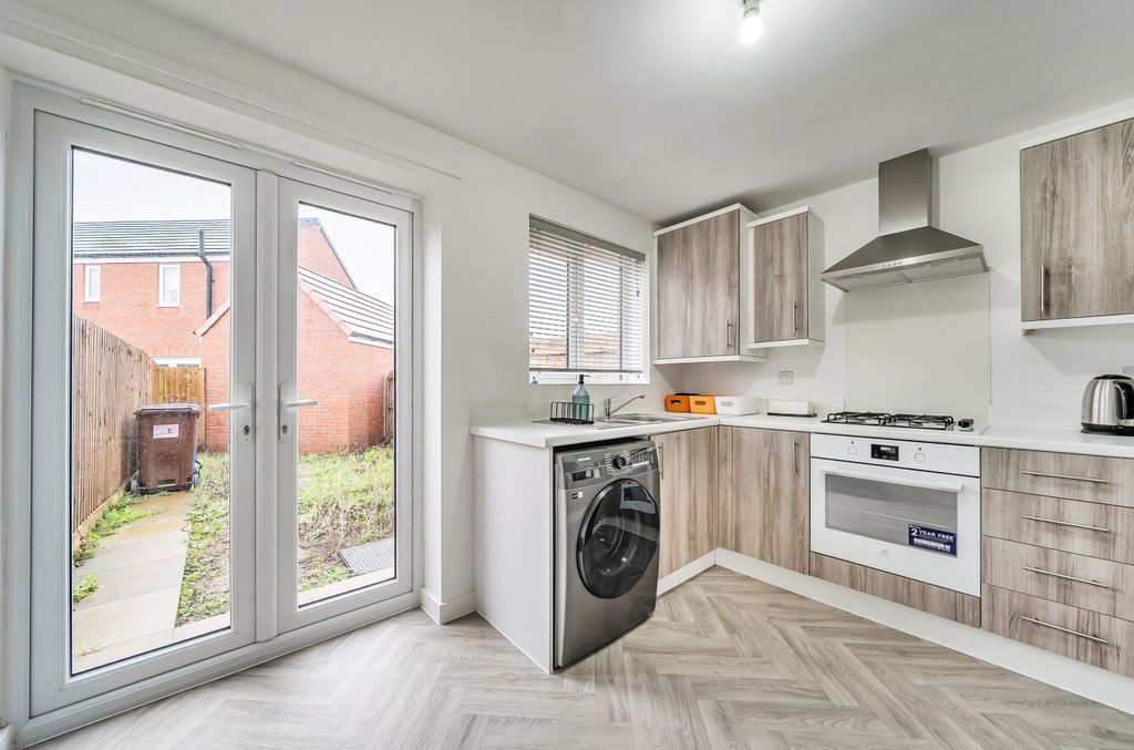 Property photo 2 of 11 1397424-16-6968Ca...