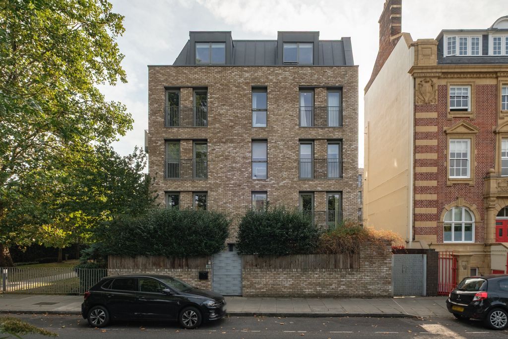 Property photo 2 of 17