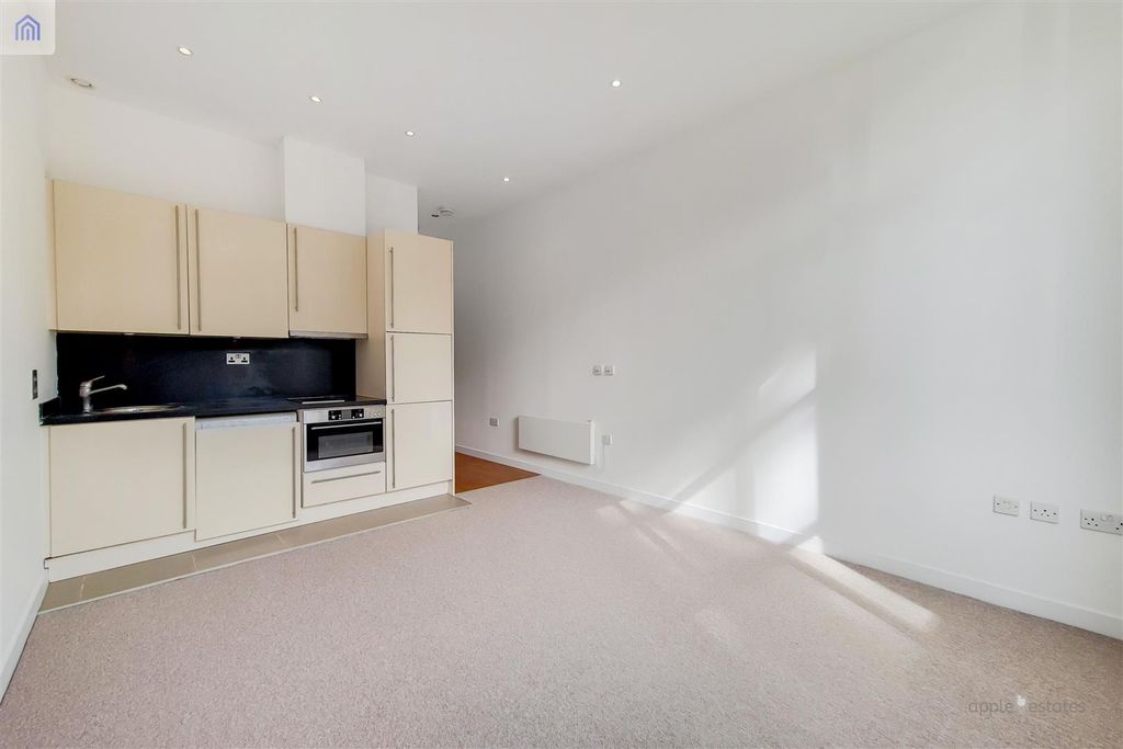Property photo 2 of 6
