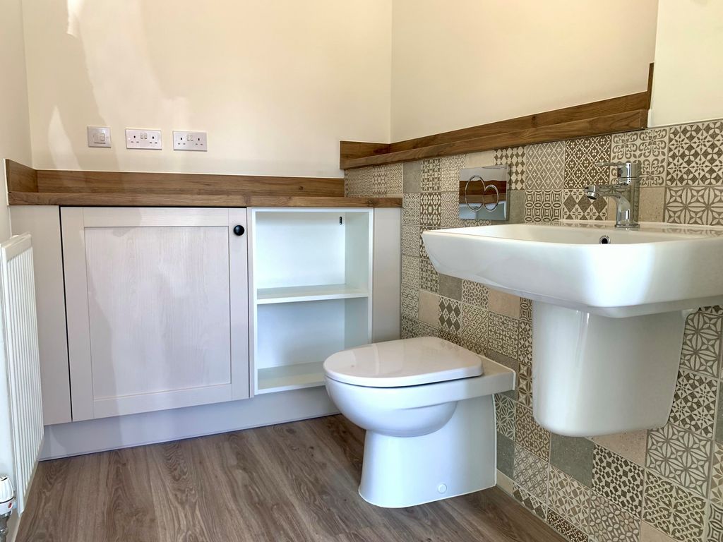Property photo 3 of 7 WC