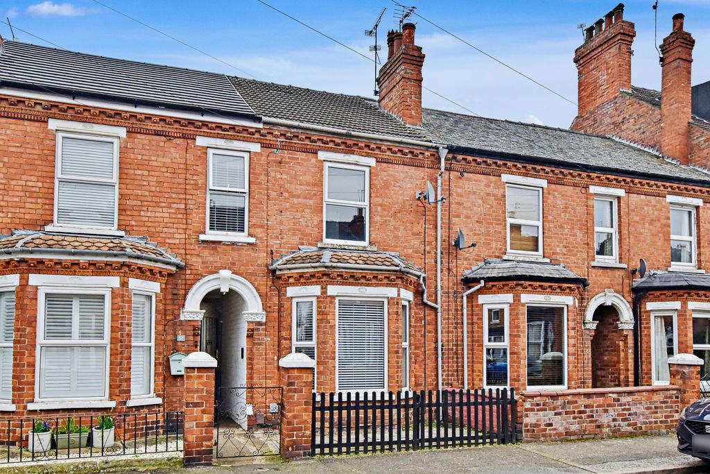 Property photo 1 of 13 Photo 12