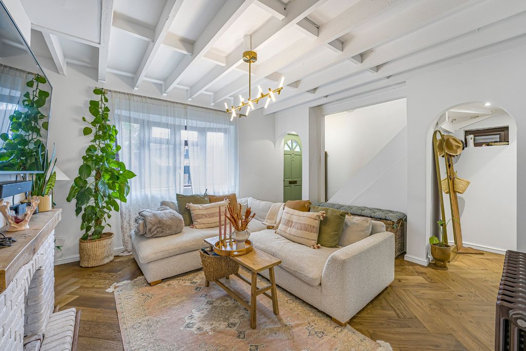 Property photo 2 of 54 Picture No. 03