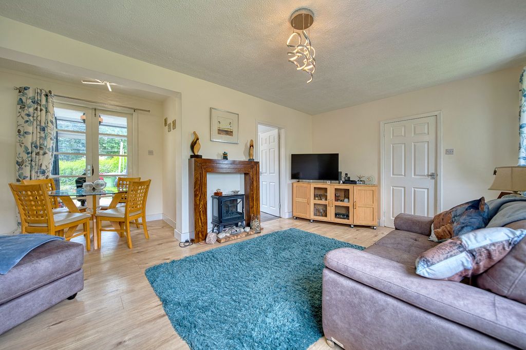 Property photo 2 of 26