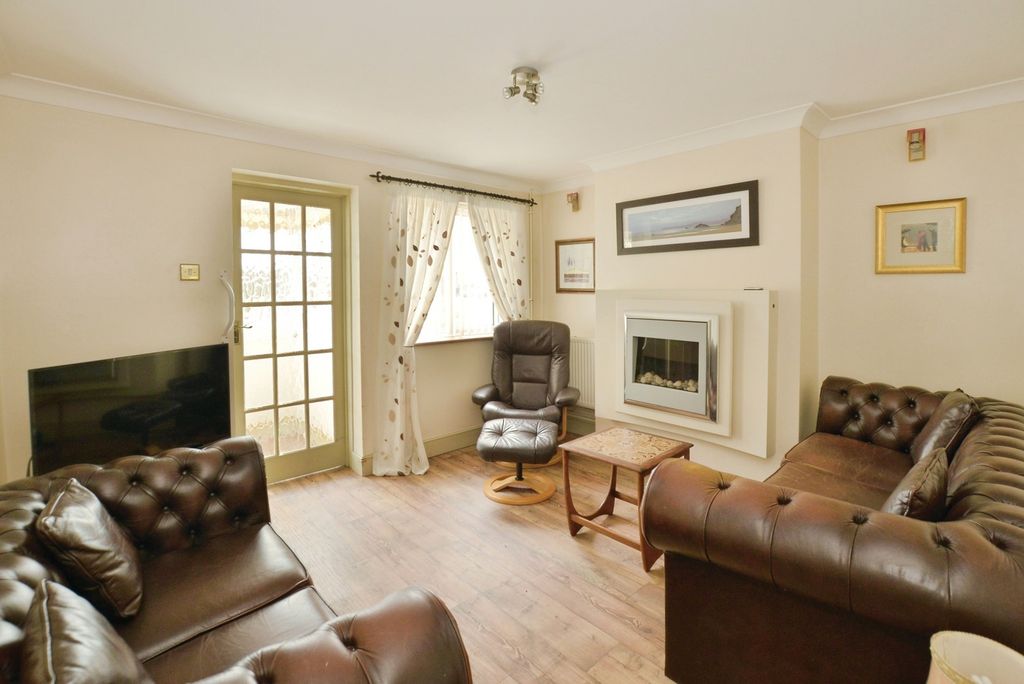 Property photo 2 of 15 Pbox-Img.Jpg