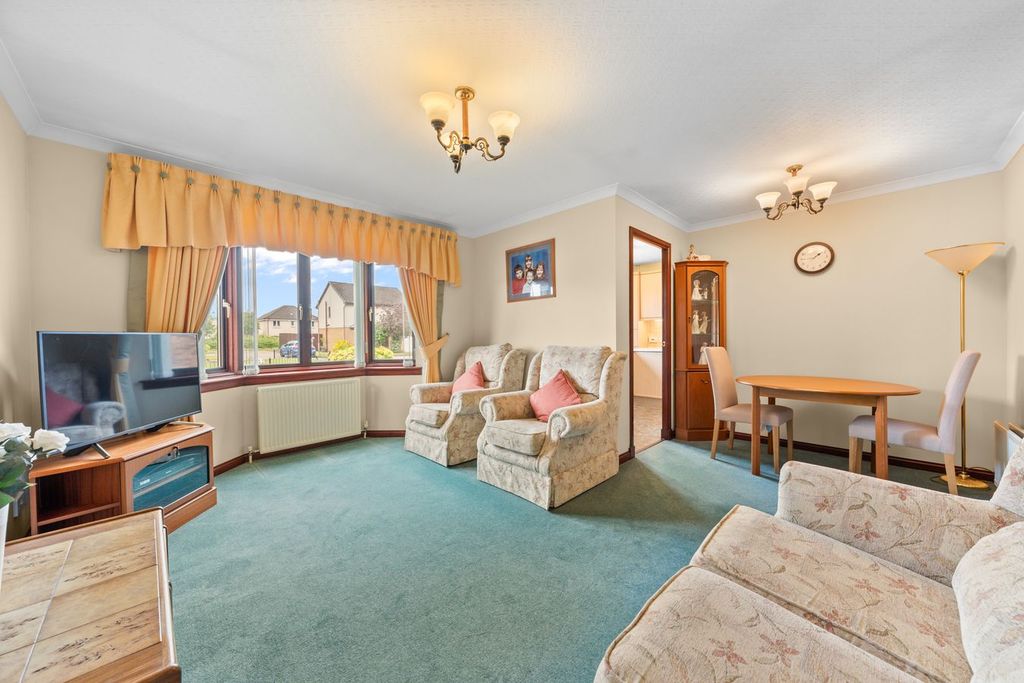 Property photo 2 of 23