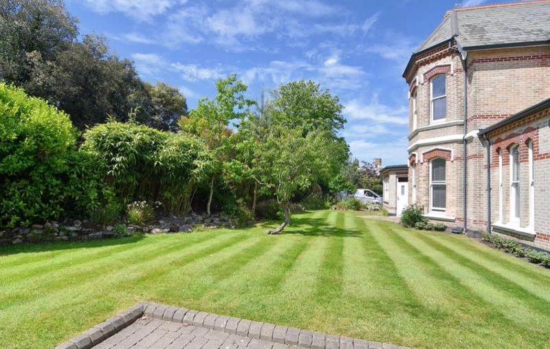Property photo 3 of 11 Photo 12