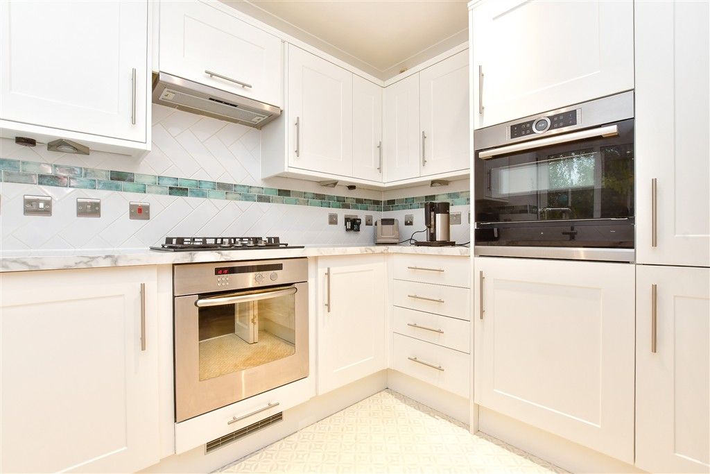 Property photo 2 of 15 Kitchen