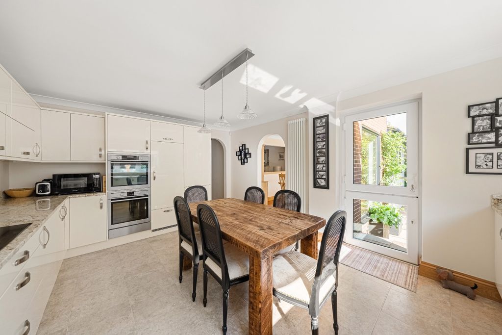Property photo 2 of 46 5129753