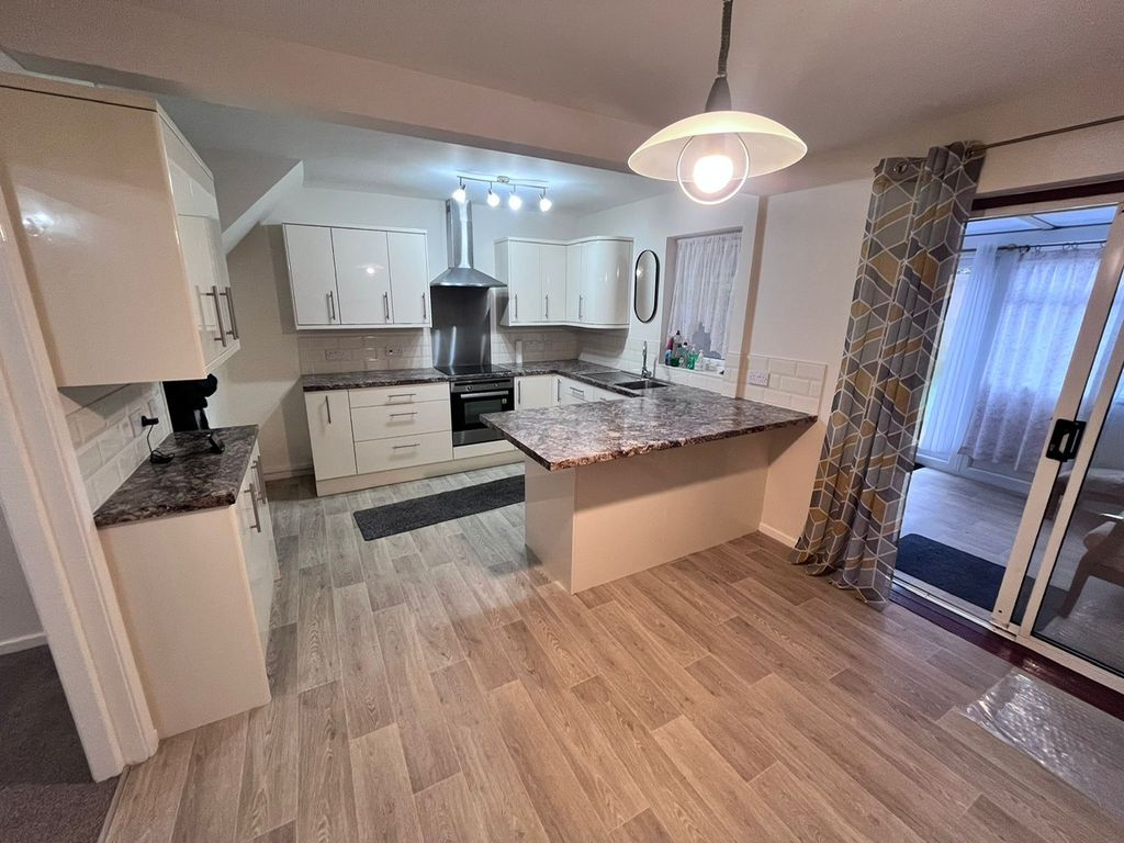 Property photo 3 of 13 Image