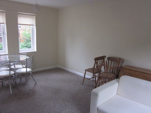 Property photo 2 of 10 Lounge\Dining Area