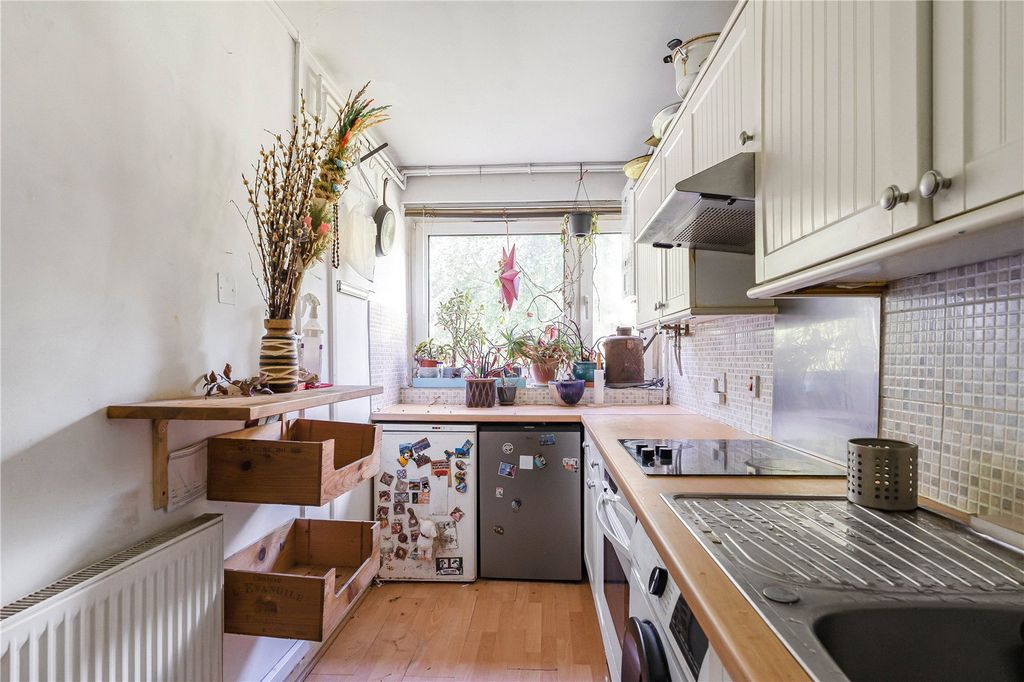 Property photo 3 of 13 Kitchen