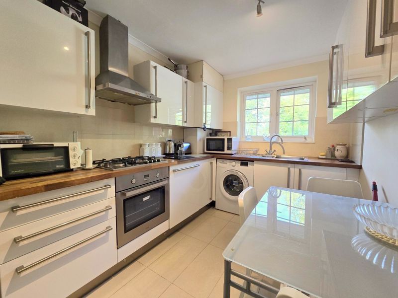 Additional image 13 of 2 bed flat for sale7 The Avenue, Hatch End HA5